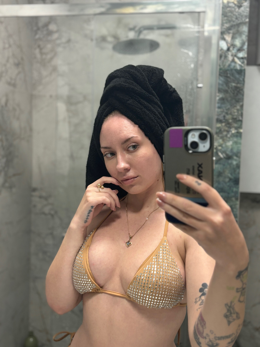 Nude girl KateV in Banbu