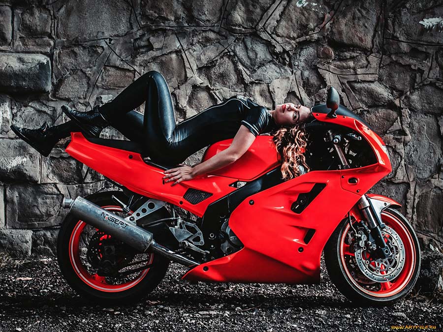 Beautiful girl Beautiful girls and motorcycles in Banbu