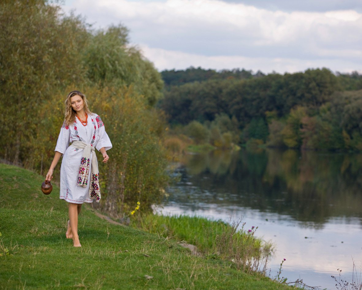 Nude girl Slavic women in Banbu