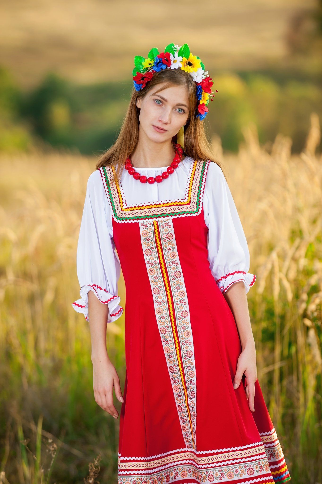 Women in Slavic costumes in Banbu