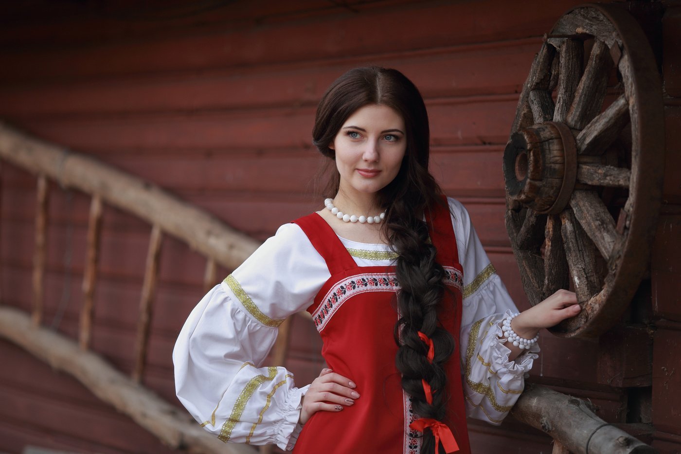 Girls in Slavic costumes in Banbu